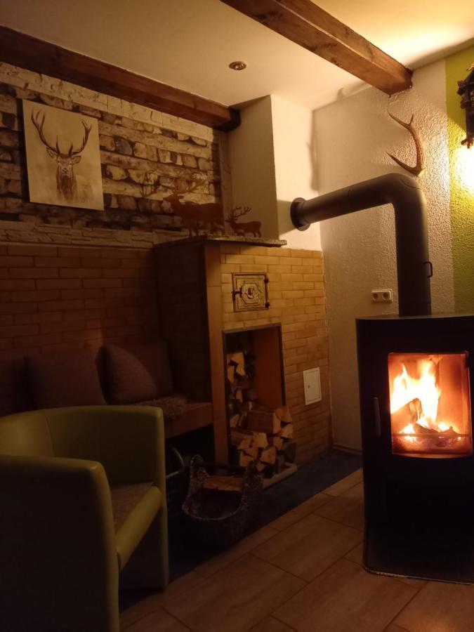 Monteur- Und Ferienwohnung Waldrauschen Fehrenbach Екстер'єр фото